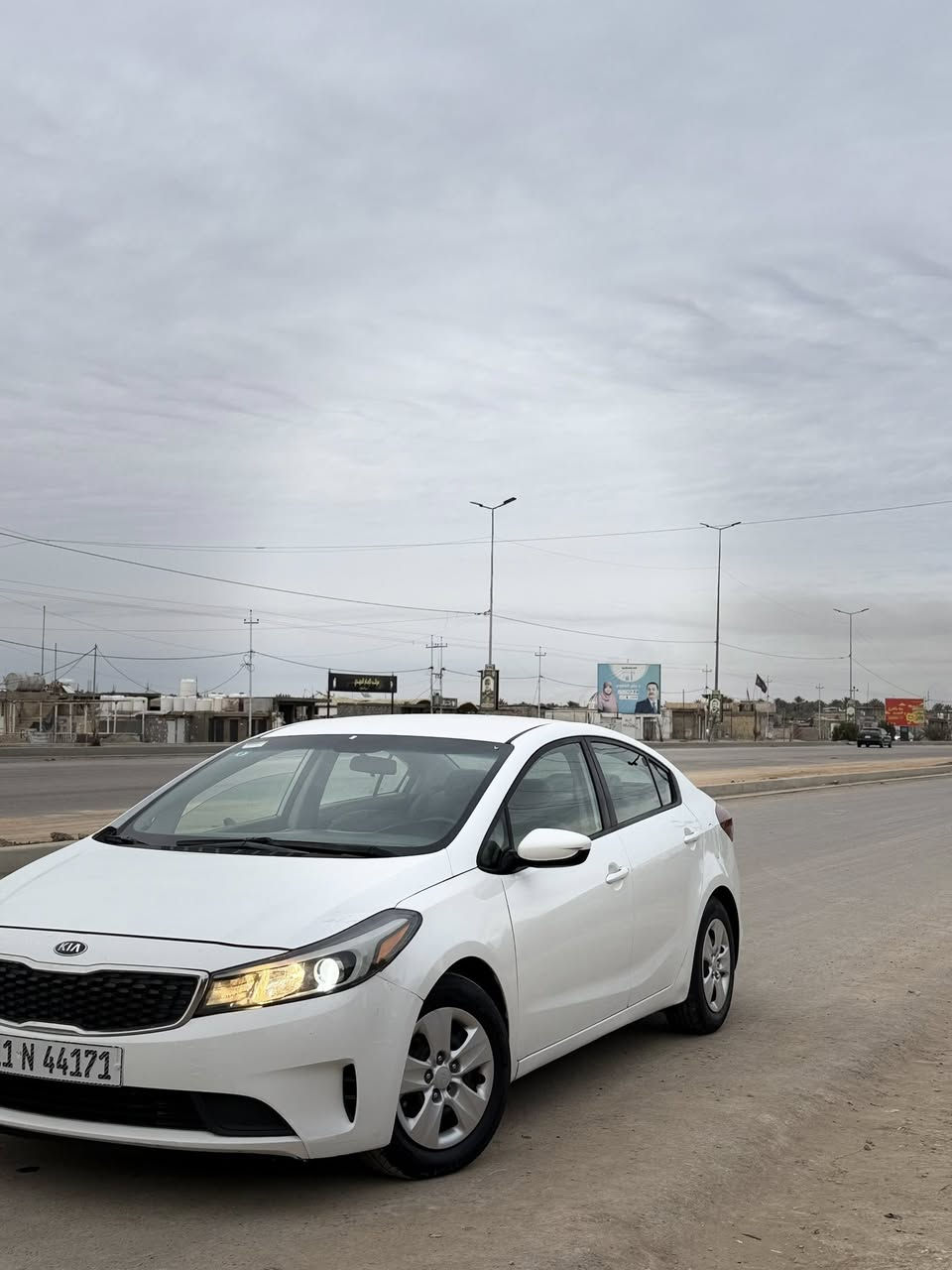 سلام عليكم 
كيا فورتي 18

بدون صبغ 

حادثه جاملغ ليسرّه امامي ومبدل اصلي 

يعني سياره بدون صبغ

بدون إرباك صور الحادث بالمنشور

مكينه 2000دوش مامفتوحه

كير أي تي

سياره مواصفات إس

ماشيه 150

رقم بغداد باسمي

سعر 132وبيه مجال

مكاني بابل مسيب

***********
