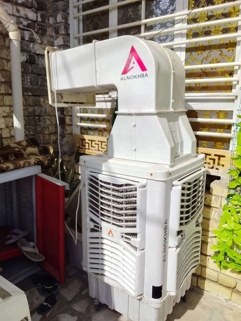 كنتور تركي تكمه ثكيل نظيف جداً+كاونتر قطعتين +مبرده دكت حجم 70+كرسي صلاه
ثلاجه 12 قدم تجميد فول اخت لجديده 
المكان حي الجهاد بغداد اكو توصيل ***********
