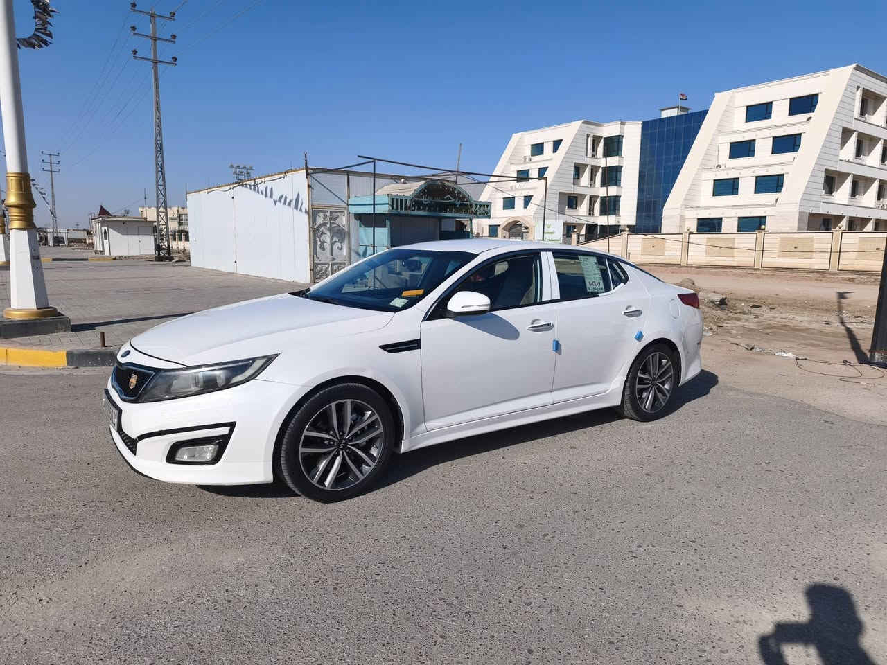 السلام عليكم  للبيع فقط 
 سياره اوبتيما خليجي 
موديل 14 شكل ال 15
المواصفات:
🔑 بصمة (تشغيل + دخول)
📡 حساسات أمامي وخلفي
⚙️ محرك 2400
📷 كاميرا خلفية
📺 شاشة
🎛️ تحكم بالستيرن
❄️ مكيف بارد

📍 المكان: السماوة
📞 للتواصل: (رقم الهاتف***********)
