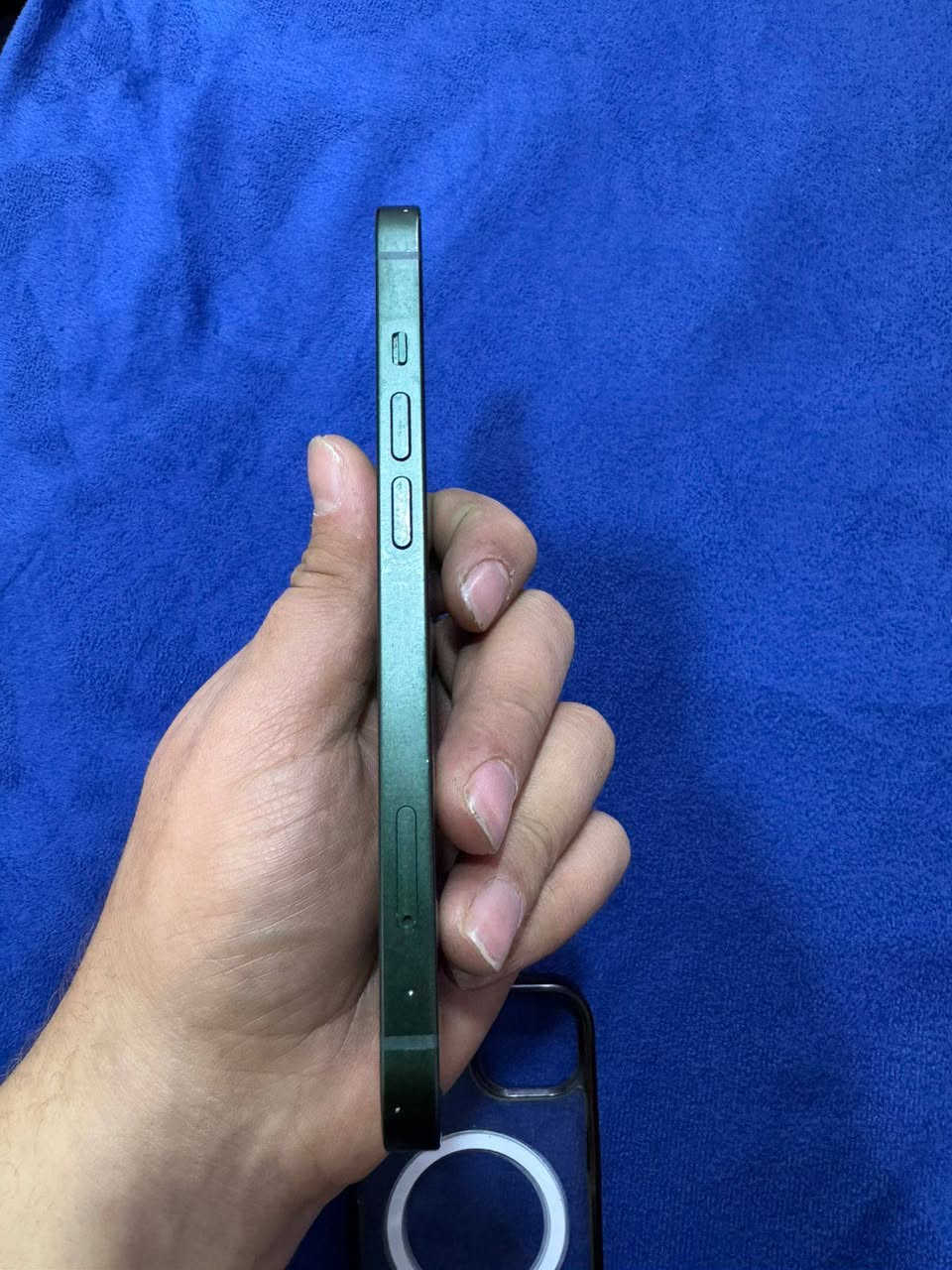 سلام عليكم ايفون 13العادي
النضافه مثل ماموضح الجهاز بطاريه 81 
لامبدل بي شي ولا مفتوح الجهاز على وضع البلادي 
الجهاز ويا كارتونه مالته 
السعر 450
للشراي يتصل ***********
