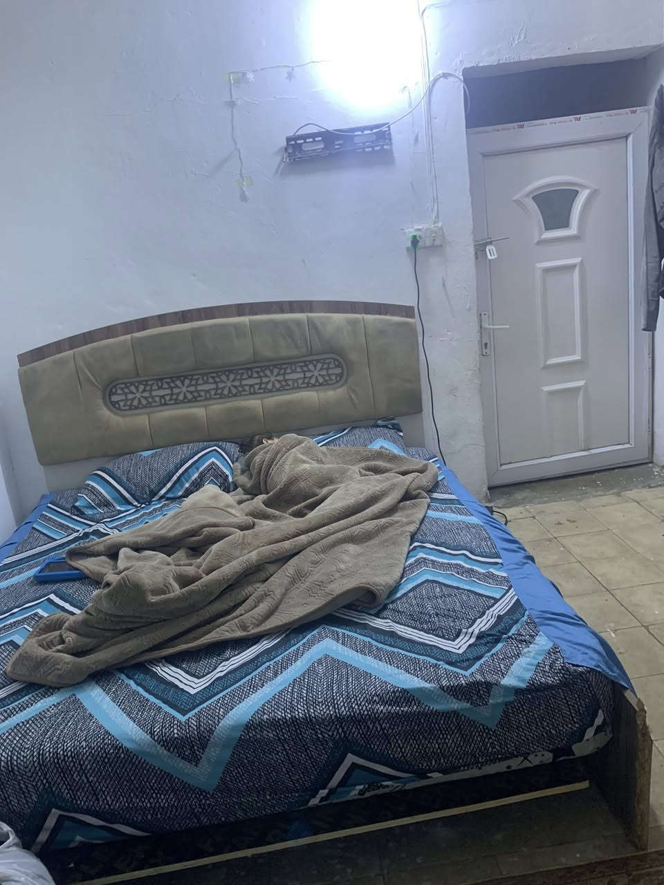 سلام عليكم غرفه نوم للبيع تركيه خمس قطع عنواني بغداد جديده نعيريه مستعجله ع بيعته٢٥٠ وبيه مجال لاتصال ع رقم ***********
