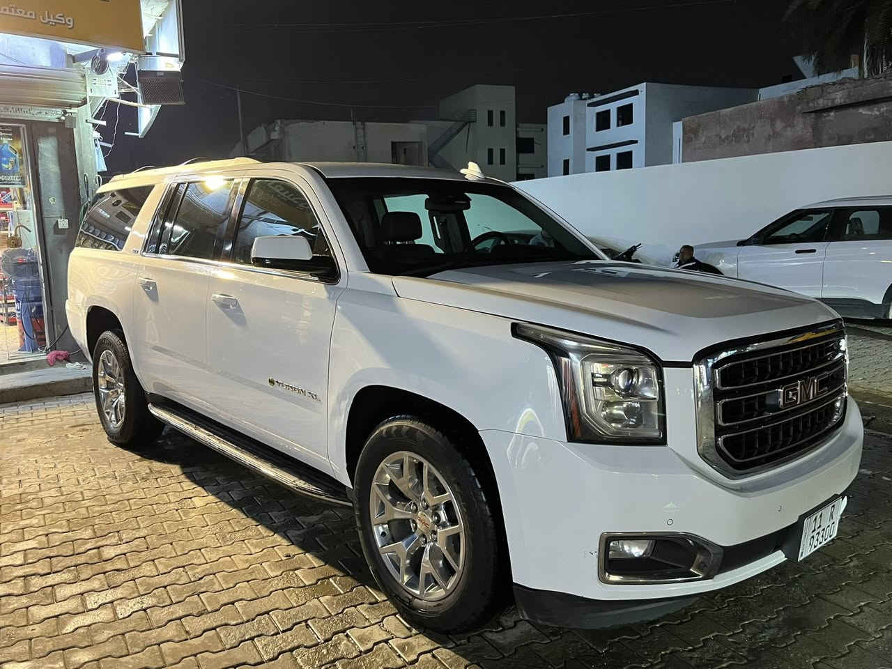 السلام عليكم

يوگن (GMC Yukon XL) موديل 2017 

فول مواصفات للأخير 
▪️ رقم بغداد مميز وتحويل بنفس اليوم تستلم سنوية  

▪️حساسات أمامي خلفي

▪️رادارات أمامي وجانبي 

▪️كشنات جميعها كهرباء

▪️فول تحكمات ستيرن

▪️كشنات تدفئة تبريد 

▪️صندوك كهرباء

▪️شاشة كار بلي

▪️قاصة

▪️كشن هزاز عند الاقتراب من 

شيئ

بعد هوايه مواصفات والي جانيها يعرف شنو مواصفاتها

▪️السيارة دخول جديد ممشتغلة خط نهائياً 

▪️السيارة داخلة كفالة عامة بدون حادث نهائياً هنا بالعراق انطخ الجاملغ الخلفي طخة خفيفة

▪️السيارة بيها كلير من امريكا باب وجاملغ

▪️تقرير السونار مرفق بالمنشور   

الشراي يتواصل على هذا الرقم

*********** متوفر واتساب
