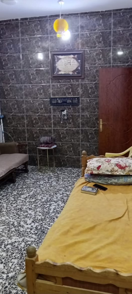 السلام عليكم
مشمتل  للبيع مساحة 100م موقع البيت بغداد الحسينية منطقة السكلات العشرة الألف 
البيت طابق واحد يحتوي على استقبال وغرفة نوم ومطبخ وملحقاتة البيت طابو صرف بناء جديد 2024
سعر البيت 68 وبي مجال تفاصيل اكثر اتصال على الرقم 
***********
