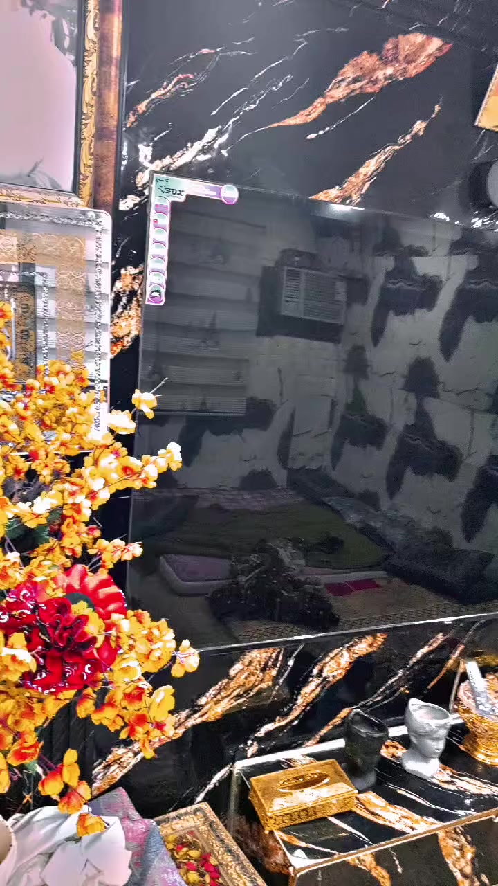 سلام عليكم
بلازمه حجم 85 حقيقي 
ناطق ستلايت منها وبيها 
صار عشرة ايام من اشتريتها 
مامشتغله ابد 
سبب البيع عندي ضرف
للاستفسار الاتصال ع رقم اني مكلف
***********
