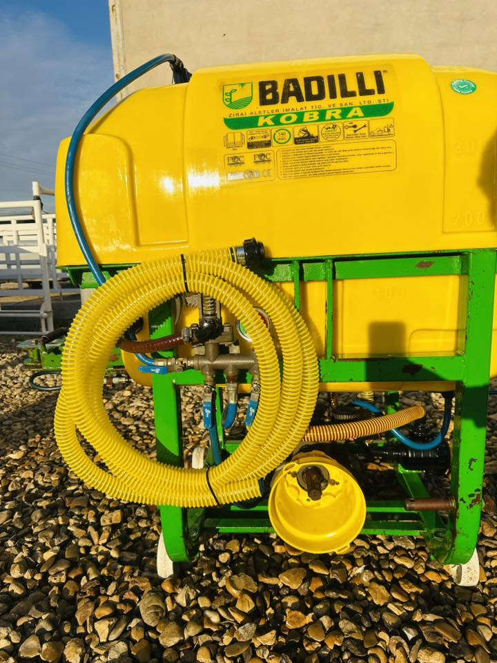 السلام عليكم للبيع مرشه ترس من فوك حجم (400) لتر مشتغله شي بسيط جدآبوضع الزيرو مكفوله من جويت لحيم وشرط عل فحص داخل المعرض اوخارج المعرض + مرشه حجم (600) لتر سلايت عرض جناح 16 متر شرط النظافه وعل فحص العنوان واسط الزبيديه للستفسار اتصل ***********
***********
