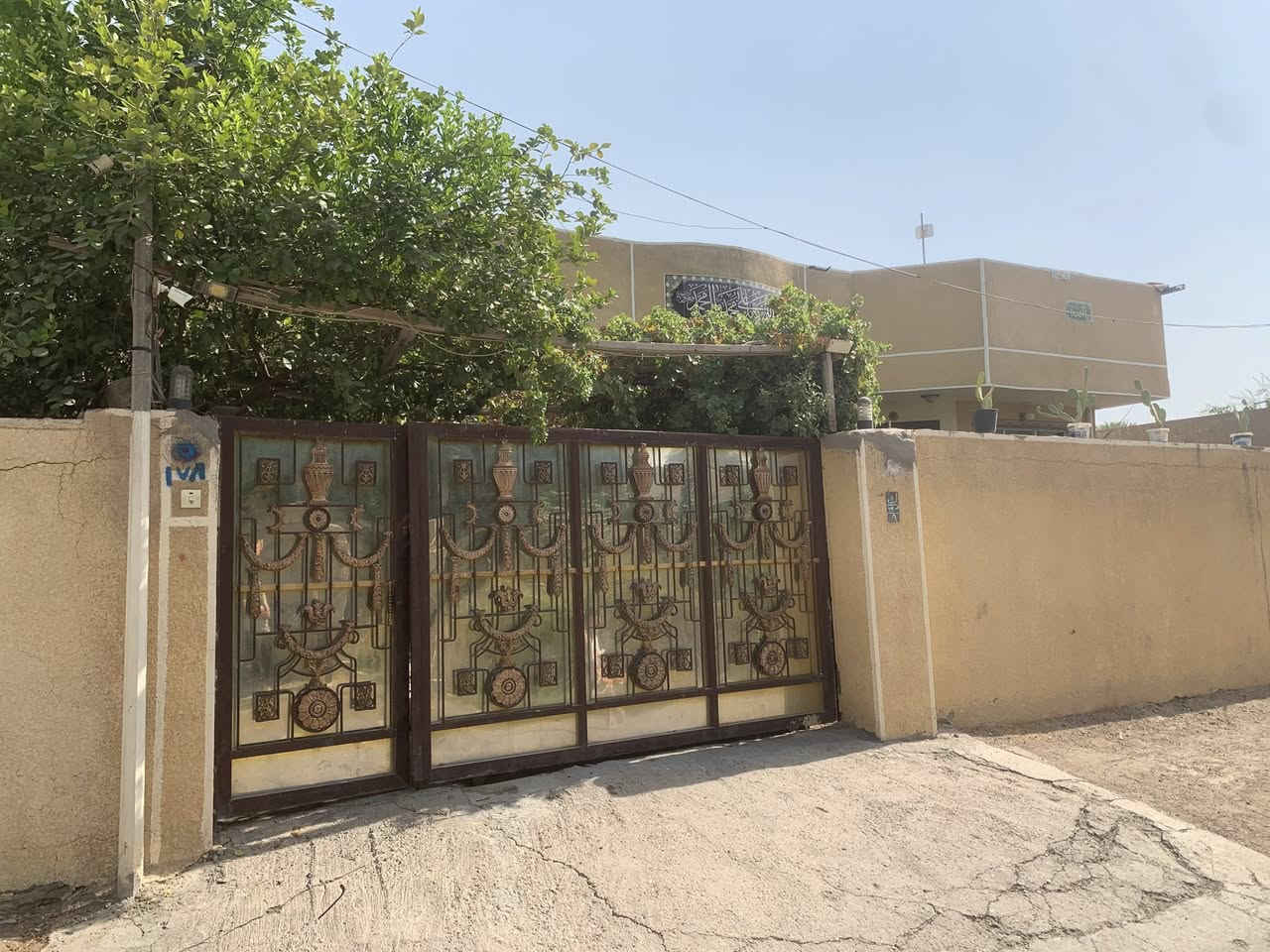 دار للبيع المساحة 300 متر بناء حديث جاهز لسكن منطقة الراشدية السادة البوحياة *********** واتساب صاحب الدار مباشر
