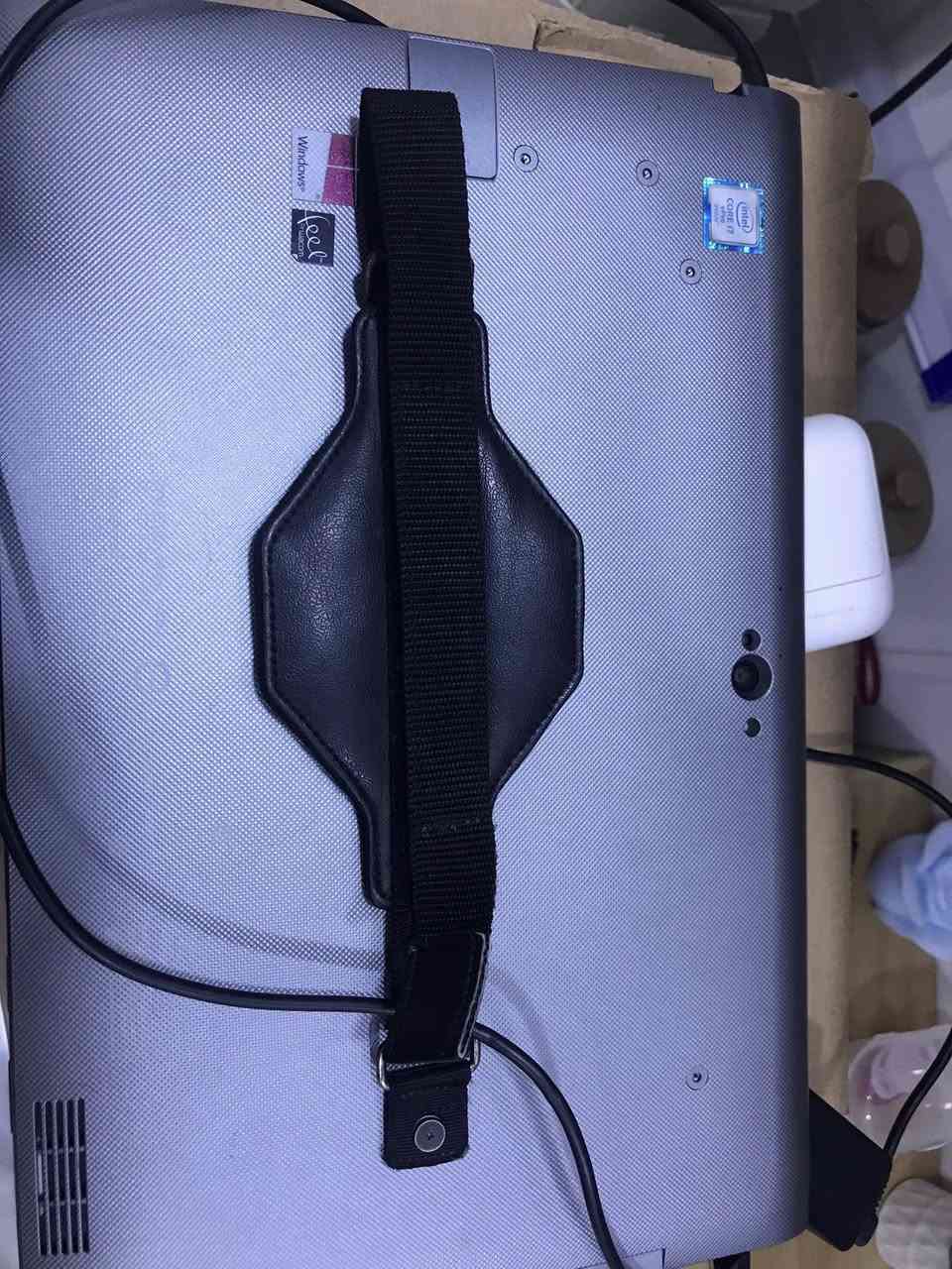 ‎السلام عليكم لابتوب لمس للبيع مواصفاته 
FUJITSU 
Core i7 6600u
Ram 8 2400 Hz
Hard m.2 256 
‎البطارية ضعيفة يعني اله كهرباء يله تشتغل وما بيها كيبورد 
‎السعر ٢٥٠ الف بي مجال بسيط او مراوس بتلفون
‎مكاني بغداد الكريعات 
***********
