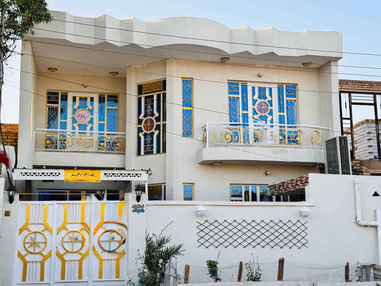السلام عليكم  سجاد من هندسه الاصباغ   صبغ الجدران الحترافية في ميسان بلمسات فنية وجوده ابداعيه لتواصل ولاستفسار عن خدماتنا يرجا لاتصال علئ الرقم ***********
