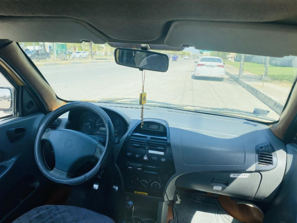 السلام عليكم 
سياره طيبه موديل 2015
رقم نگليزي بغداد هزه جديده سياره بأسمي 
سياره مثل متشوفه مكفوله مكينه وكير وتبريد شغال 
واحد ياخذه ع باب الله سعرهه 37 وبيه مجال الشراي يتصل ويدلل ***********
