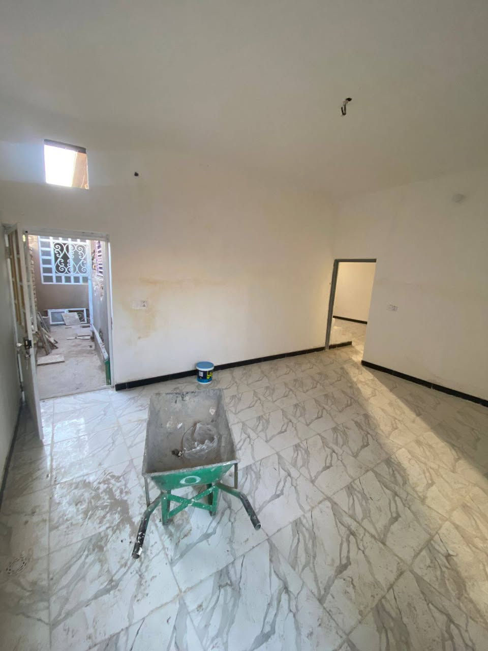 ## إيجار بيت 165م تجاري  شارع الملعب الدولي  حي النصر طابق واحد  غرفتين نوم مع الملحقات 
الإيجار 450 مطلوب عائله صغيرة
كربلاء مكتب بركات ارض الخير ابو محمد الطائي
***********
***********
