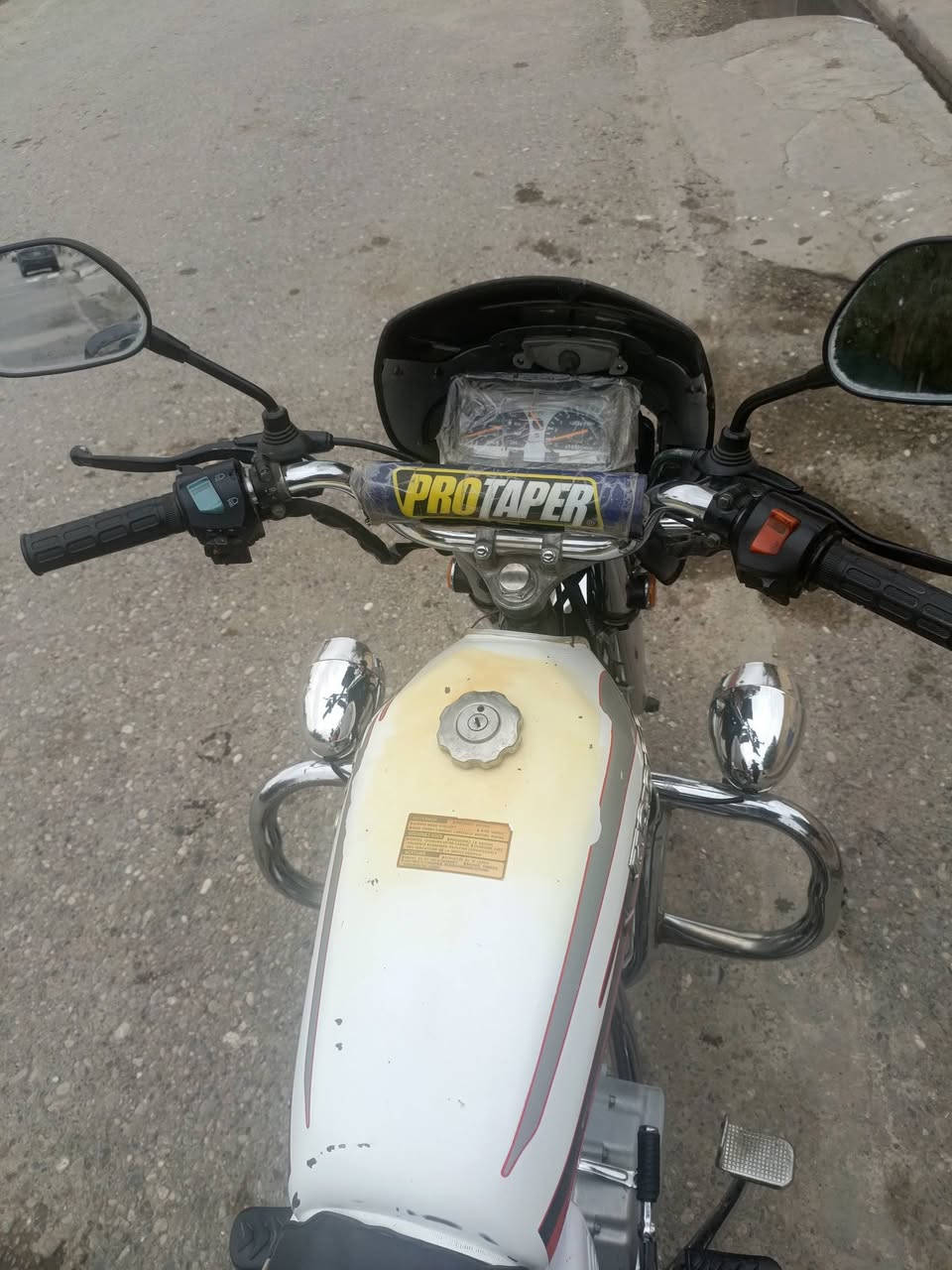 سلام عليكم عندي مطور جني ابيض موديل 2017رقم كركوك دولي مشروع وطني بسمي سنويه عاج محرك 200مامفتوح وضع شركة سعر مليون نوص( ***********)
