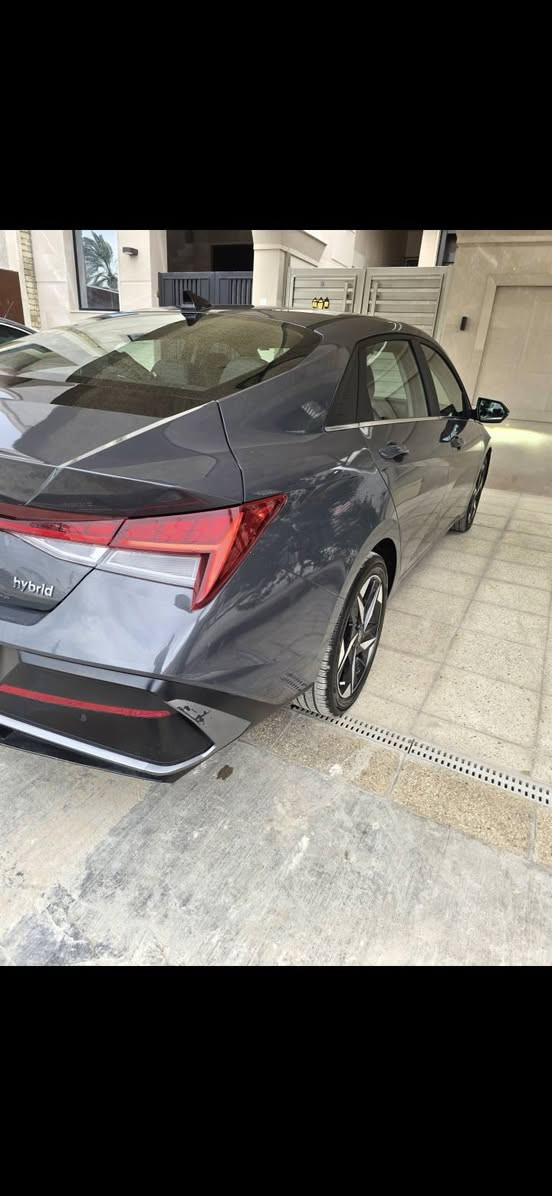 السلام عليكم النترا هايبرد لمتدد فول مواصفات
مواصفات👇
بصمه
فتحه 
جلد
تدفئه تبريد كشنات
ذاكره خزن مقاعد
دشبول شاشه متصل
نظام نقطه عمياء وحساسات خلفيه
هند بريك بصمه 
لايت ليد بلادي 
لد متصل بك لايت
ماشيه 24 الف ميل
السياره جاهزه من كولشي رقم بغداد بأسمي
حادثه فقط بارد بلصندوك الخلفي ودعاميه تبديل الباقي مكفول مسورده على ايدي
السعر  175 مجال بسيط 
للاستسفار ***********
