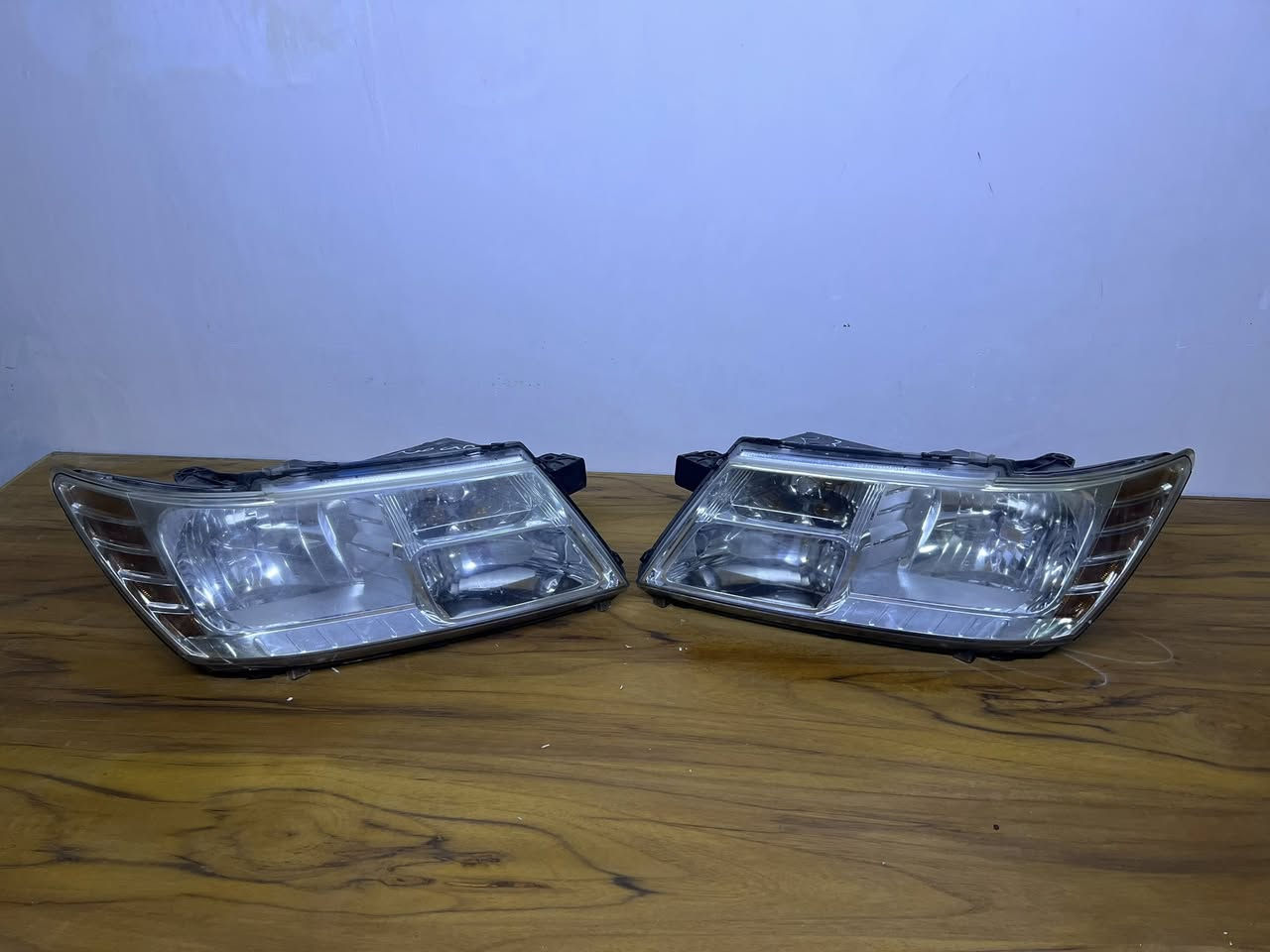 سلام عليكم لايت بكلايت جورني دبه مي  اصلي تفصيخ
عنوان بغداد أكو توصيل جميع المحافظات ***********
