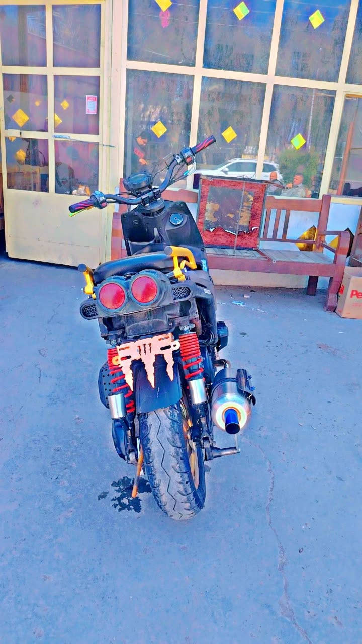 السلام عليكم سكنس جبلي اوراق كاملة موديل 2014 الدراجة شلعة ومعدل خير من الله وبيها تزويد هواي شغلات 
1 سكان رياضي 
2 كلجات رياضي 
3صلنصة استيل كاربون فايبر مو صلنصة دبابة 
4سبايدر رياضي 
5 يدات بريك 
6دبلات خلفي ابو البطل اصلي 
7 صدر امامي 
8 استان صفح رياضي
9 الكور مزود اقباغة ومبخرة  
كفرات اصلية شرط السعر 1250 وبيها مجال بسيط للشراي الدراجة جاهزة كلشي مابيها نقص  اتصل وادلل ***********
