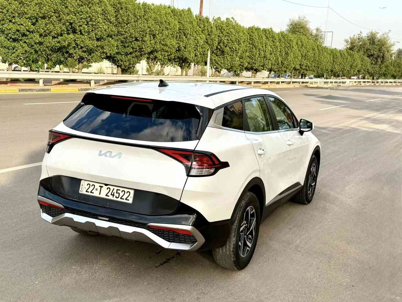 للبيع فقط بدون مراوس
كيا سبورتج موديل 2023
وارد امريكي  حادث بارد مكانين بلجاملغ الخلفي و الصندوك وتكحيل بسيط بجم كبس بدون ايرباك

مواصفات LX  
دفع رباعي 
مانع انزلاق
نظام منحدرات
 اربع انظمة قيادة
 نظام قيادة ذاتية
 نظام ABS
 نظام توقف امامي خلفي 
    وتحذير قبل الاصتدام
نظام تحديد مسار ومثبت سرعة
نظام اوتو ستوب
 فول تحكم ستيرن
كامرة خلفية
 تبريد امامي خلفي
شاشة واير ليس تدعم اندرويد اوتو وابل كار بلي 
منفذ شحن type c و UPS
هاند بريك كهربائي
 لايت LED
حاكية اوامر صوتية
محرك 2.5 Gdi
اوتو هولد 
العداد 40الف فقط 

مكان السياره بغداد العطيفيه
السعر 188 وبيهة مجال بسيط
للاستفسار ***********
