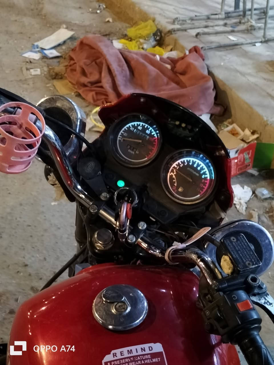 سلام عليكم دراجه للبيع دايوان نفخ 2023 مكفوله كفالة عامه وين مايجبك تفحص ودراجة من الشغل للبيت وحلوه 
واكوا ملاحظه مطلعلك وصل ماترقيم  واشوف اشكد سعره 
ولل استفسار على ***********
