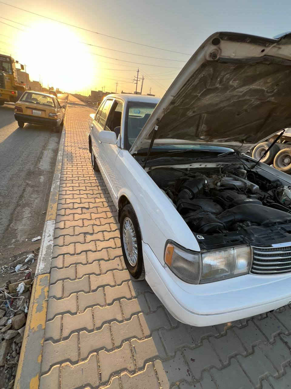 سلام عليكم سياره ارنب لللبيع موديل 94 اصل كصيف بس مسوينها طويل مبدلين دعاميات و بكلايتات مال طويل بسمي رقم نكليزي الجديد السياره مكفوله من كلشي كص ونقل بس بيها مكانات صبغ بدون ضربه وباب السايق مبدل اثر شخوط من اخذتها هيج مكينه VVT ثنين ونص مكينتها خير من الله  تبريد شغال بس منقص غاز السعر 63 ولي ميعجبه السعر يكلب المنشور لان اكو اشكال.

رقم الهاتف:  
***********
***********
