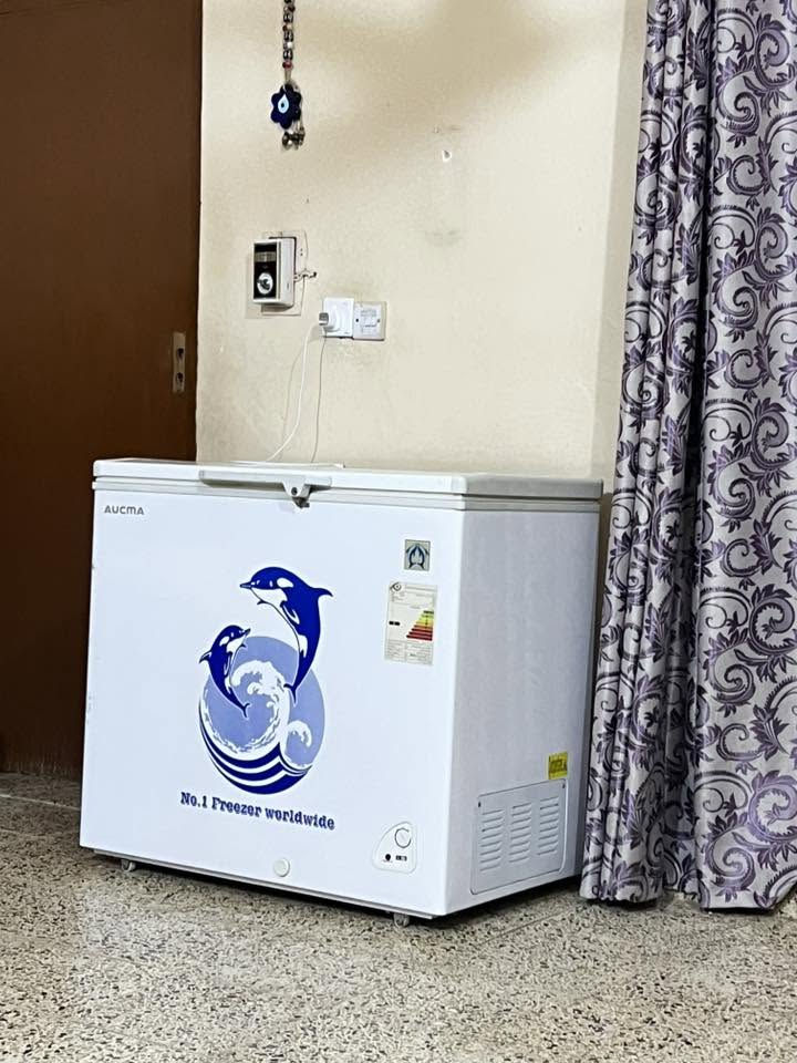 مجمده للبيع  مخلصه غاز فقط نظيفه  وماطورها جديد بسعر 150 وبيها مجال
للاستفسار /***********
