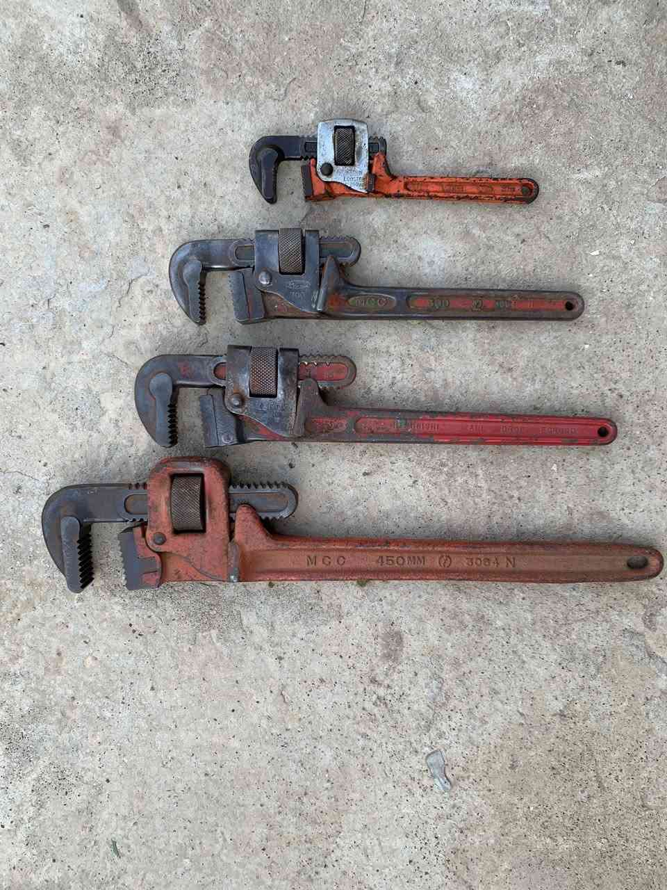 للبيع مفاتيح بايب مستعملة بحالة جيدة 
للتواصل واتساب ***********
