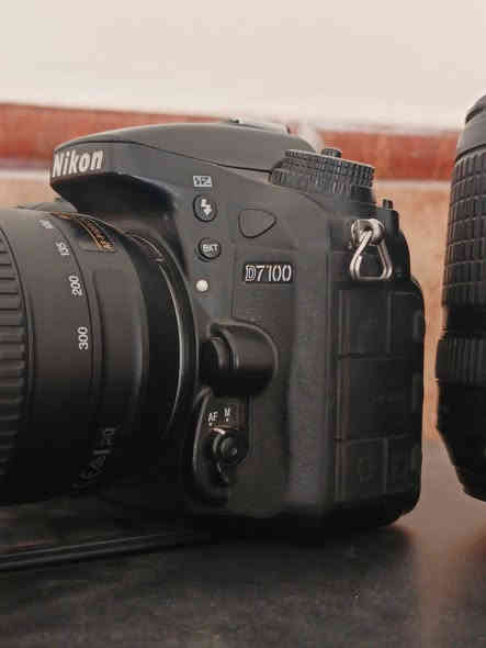 ع بركت الله 

للبيع 
نيكون 7100
مع زوم 300/70
مع عدسه الغنيه عن التعريف 140/18
مع راام 16 كيكا 
مع الشاحنه الاصليه 
للتواصل خاص            السعر 650 او بيها مجال قليل 
توصيل مجاني لجميع المحافظات 
للاستفسار ***********
