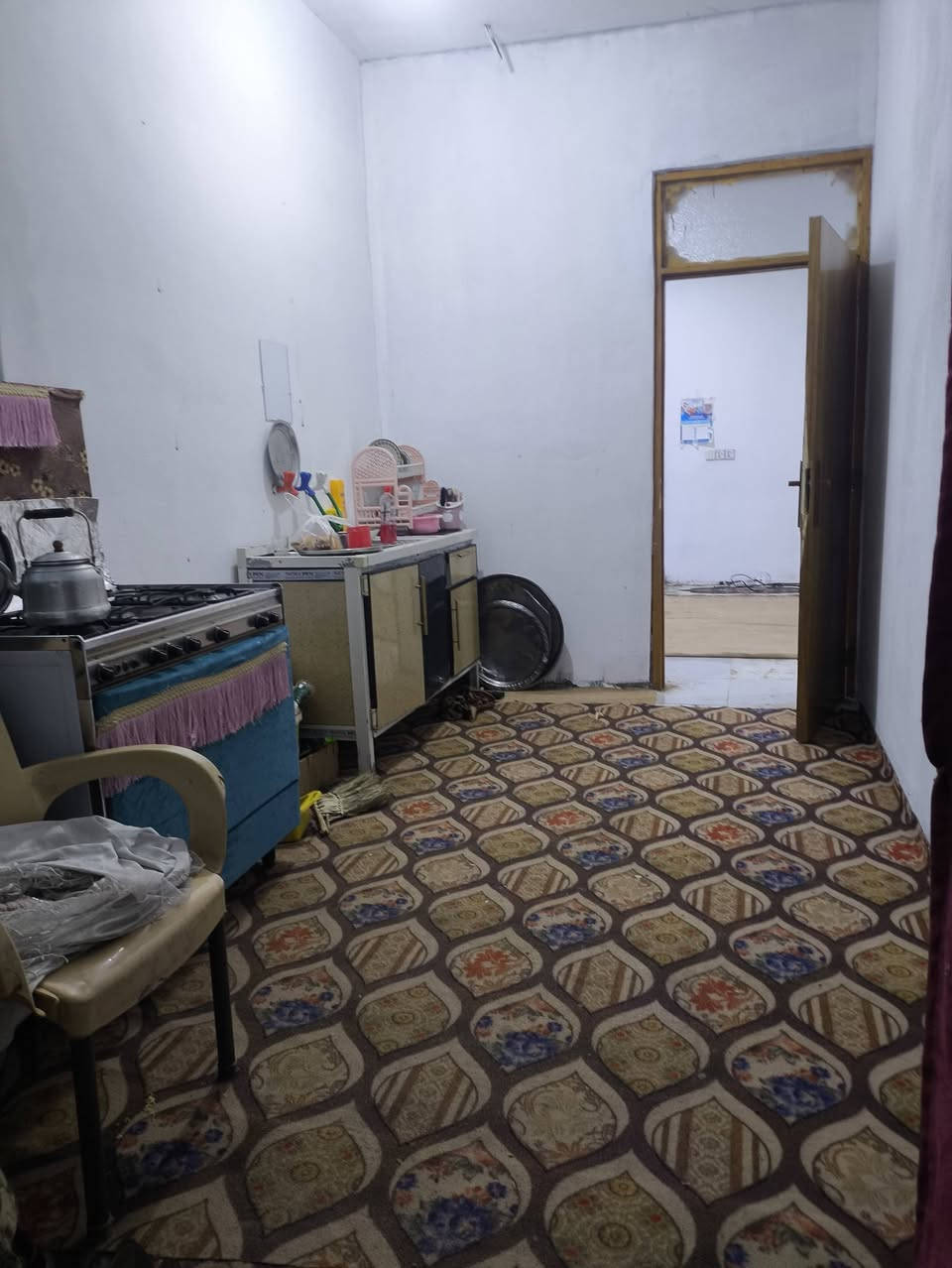 دار للبيع مساحه 120متر طابو زراعي سند 25 يباع بالنقد وبالقصاط
اساس صب بناء طابوك جمهوري سقف صب 
يحتوي على غرفه وصاله ومطبخ واستقبال وحمامات ومنور على طول الدار 
الموقع الكوفه البراكيه شارع المطار القديم مقابيل صيدليه صفاء عبد الرضا منطقه مرتبه وعرض الفرع 10 متر وكافه الخدمات متوفره 
بالنقد 30 مليون وبي مجال 
بالقصط 35مليون مقدمه 15مليون  وشهر 500الف 
للتواصل الاتصال على الرقم *********** أو مراسلة الصفحه واتساب متوفر مكتب الياسري للعقار والمقاولات
