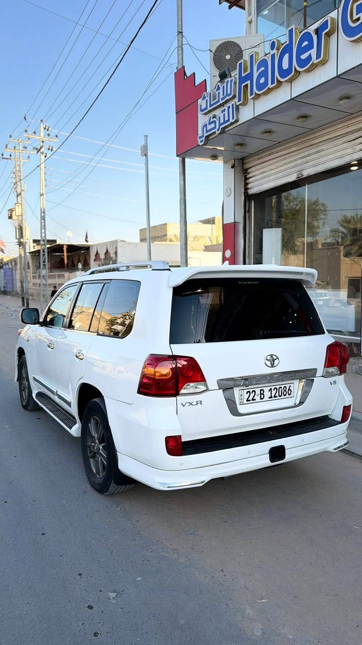 لاندكروز 2015 كاز كاز كفاله ما عدى قطعتين صبغ بدون دواخل بدون سمكره فول مواصفات vxr كشنات مشمشي رقم اربيل سنويه هزه جديده السياره جديده 
مكينه كير شرط الكفاله السعر كلش حلو 277 وبيهه مجال بسيط حك الجيه رقم الهاتف ***********
