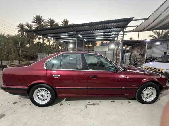 السلام عليكم بي ام 252سيارة جاهزة كيرمحرك صدر تخم تاير معايزهه شي غرفه جديدة فول مواصفات مصبوغه عام بدون حادث وعندي صور قبل الصبغ موديل90كيرمحرك بلجيس السعر58والله بس الغرفه بمليونين وربع اشتريتهه *********** بغداد
