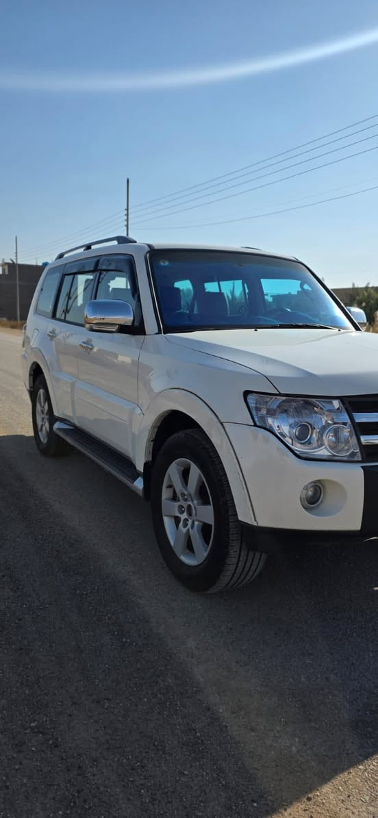 السلام عليكم 
باجيرو موديل 2008 حبتور لون ابيض
محرك 3800
دواخل جلد 
كشنات كهرباء
كشنات تدفئه تبريد 
مري شفط 
تحكم ستيرن 
شاشه /كامره و حساسات خلفيه
السياره فتحه و دمام خلفي
تبريد 3 قطع
منضومه زينون 
محرك و كير كفاله عامه
صدر نضيف نسبه 70%
تخم تاير جديد
السياره بأسمي مشروع وطني 
كفاله عامه (ما عدا باب السايق و چاملغ ) صبغ فقط سونار مرفق ويه الصور
السعر 123 وبيها مجال
العنوان بغداد الدوره /***********
