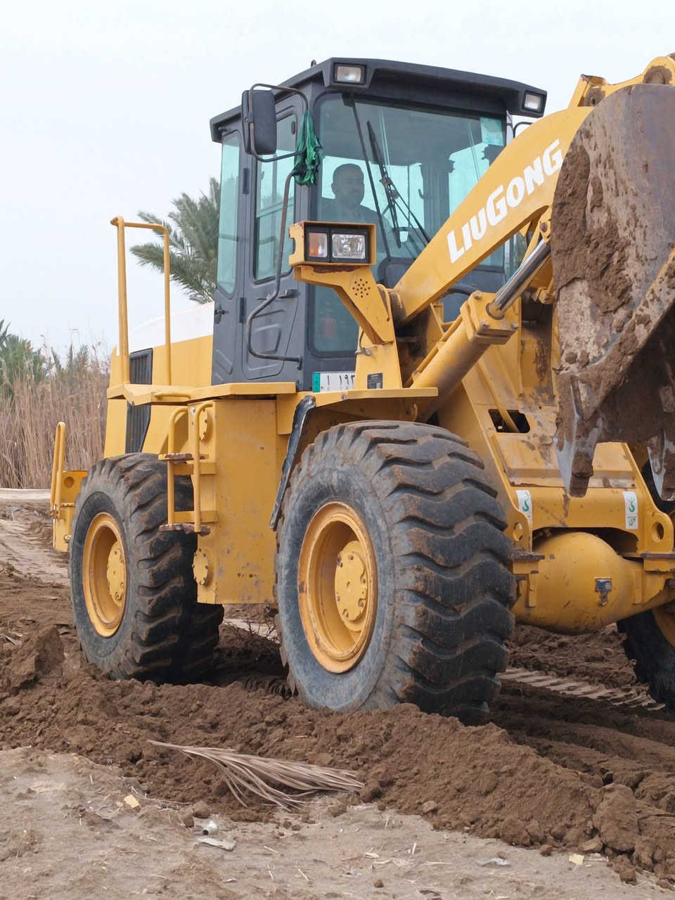 السلام عليكم ورحمة لله وبركاته شفل للبيع حجم 842 مكفول كفالة عامه ***********
