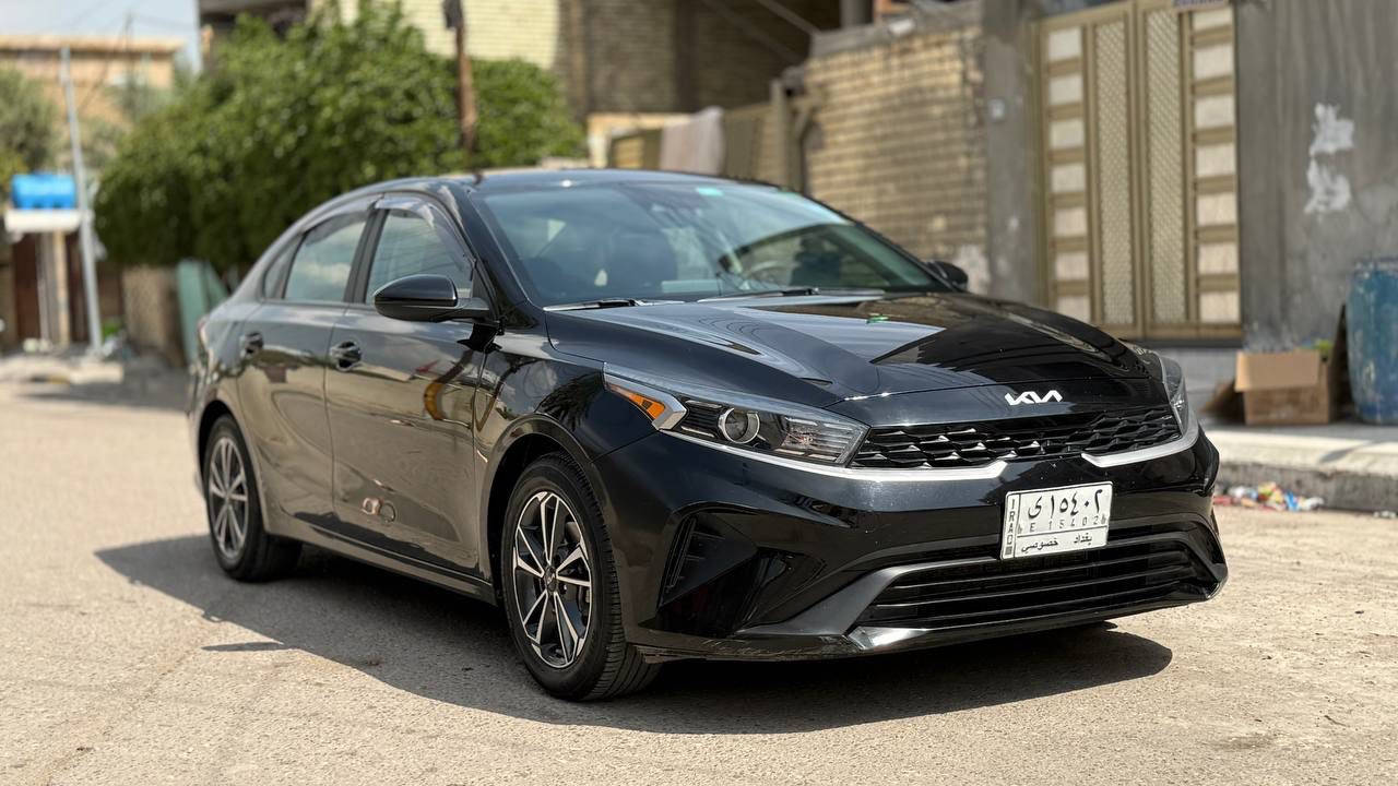 السلام عليكم كيا فورتي موديل 2022 وارد امريكي حادث قبق جنط مصلح  فقط  مرقم بغداد بسمي بدون إرباك مواصفات السياره تحكم اربع جهات شاشة لمس كامرا خلفية أنظمة قياده رادار امامي ويلكب 16 محرك 2000 دوش مكان بغداد زعفرانية يم جسر لتصال على رقم ***********
