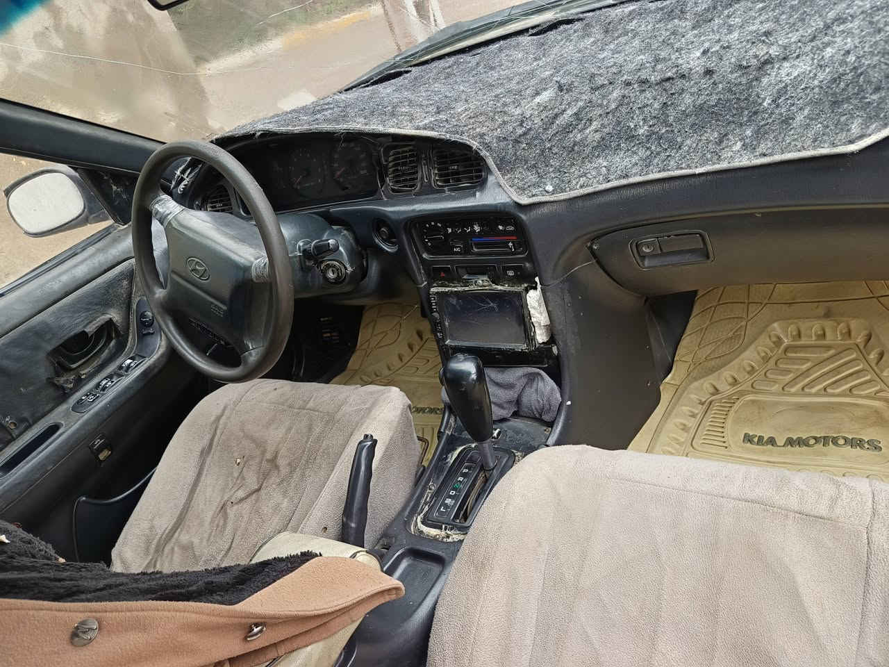 السلام عليكم سوناتا تو طرف ثالث وكاله فقط رقم ديالى سنويه صاقطه من 2020 كير اوتماتيك مكينه 2000  صدر دبلات خير من الله باتري تخم تاير شاشه اربع سماعات لايت  عالي ناصي اشاير  ماسحات كلها شغاله  المراوس النعوان بلدروز متواجد فيسبوك


**إذا كنت صاحب هذا الإعلان وتريد حذفه لأي سبب، رجاءا أرسل رسالة إلى الدعم الفني**