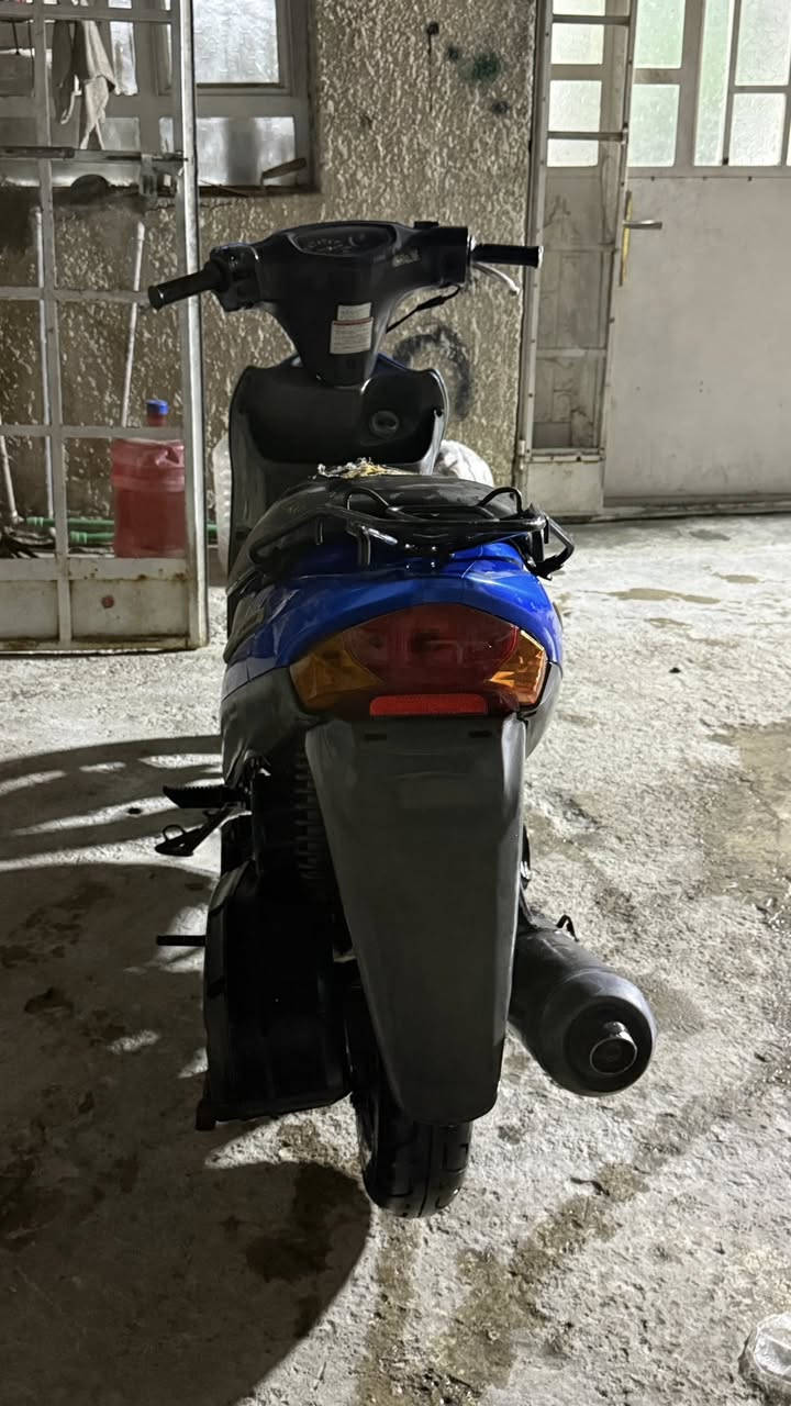 سلام عليكم ادرس ياباني للبيع أو مراوس ماكس عدله 120 شلعه معدل نقصها كلوبات اشاير وبريك خلفي  باتري وبلك وجوزه فقط وشويه ترتيب دراجه حلوه ونضيفه   محلك خير من الله السعر ٣٠٠وبيه مجال بسيط تواصل وتساب 
مكاني بغداد الجديده ***********
