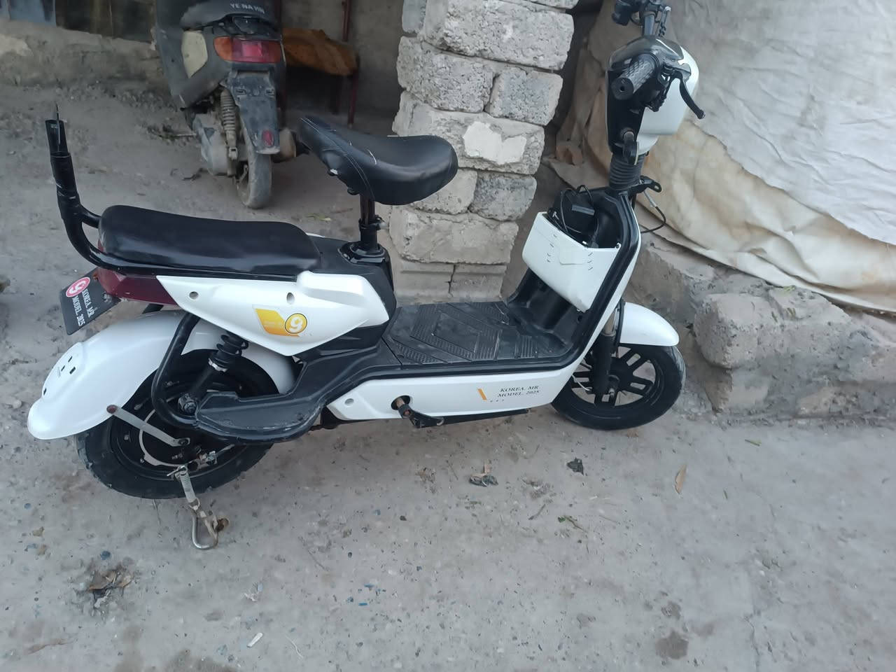 ماطور شحن للبيع اربع باتري السعر 150 مكان جانب الايمن


**إذا كنت صاحب هذا الإعلان وتريد حذفه لأي سبب، رجاءا أرسل رسالة إلى الدعم الفني**