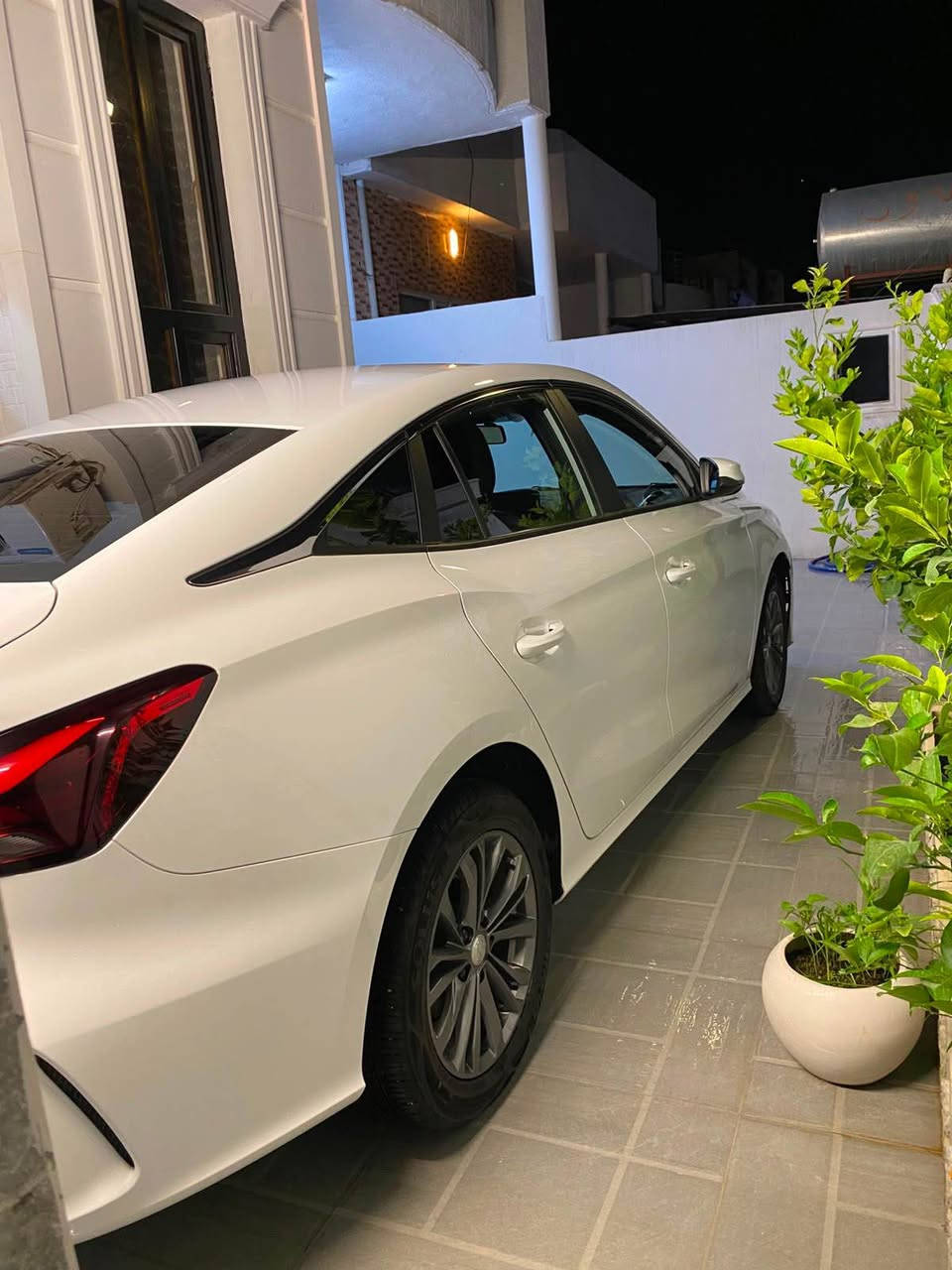 ئێمجی جیتی مۆدیل ٢٠٢٥ رەنگ سپی سەیارەکە بۆیاغی نیە ساردەکوتی نیە تەزرەی نیە هیچ هیچی نیە سەیارەکە فول مواسەفاتە تەنها سلایت نیە ٢٦٠٠٠ هەزار رۆیشتیە 
رەقەم تەلەفۆن:***********
شوێن:سۆران
نرخ:١١٤$ مرغصور, أربيل
