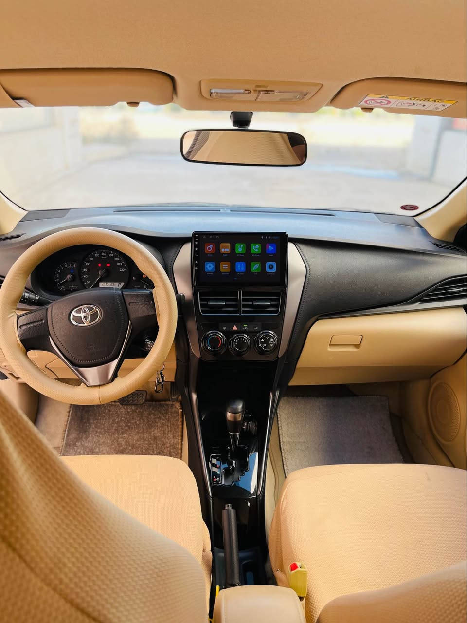 یارس 2022 TOYOTA yars
‎٧٩٠٠٠کم رۆیشتوە
سەیارەکە بێ بۆیاغە تەنها نی و چامڵغی دواوەی بەس پەمپە سەیارەکە بێ دەعمە ..،
گێرمەکینە تەعیویل غرامە هەمووی بەشەرتە 
سەیارەکە رەقەم و سەنەوی نوێیە تا 2029 
مواسەفات :- مەکینە گەورە (1.5)شاشە ئایپاد و .تراکشن نیزامی ئیکۆ .گێر تۆماتیک و عادی . ویلکەپ و تەعدسرعە  و چوار جام کارەبا ناوزەرد
(شوێن هەلێر) سعر137 ماجال
رەقەم مۆبایل 
***********
***********
واتساب و ڤایبەری لەسەرە أربيل, العراق
