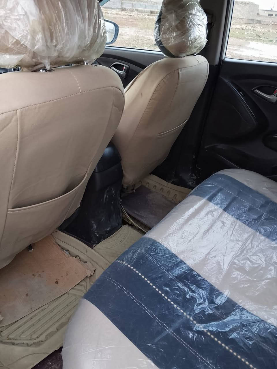 تكسون وارد خليج 2010
السياره بلاديه بيها بارد بسيط چاملغ خلفي 
تحويل مباشر من الشرعي 
السياره جاهزه واحلا من الصور 
المكان ناحية ربيعة 
السعر 140 وبيها مجال حك الجيه 
باقي التفاصيل اتصل 
*********** عليه واتساب 
((مكلف للنشر))
