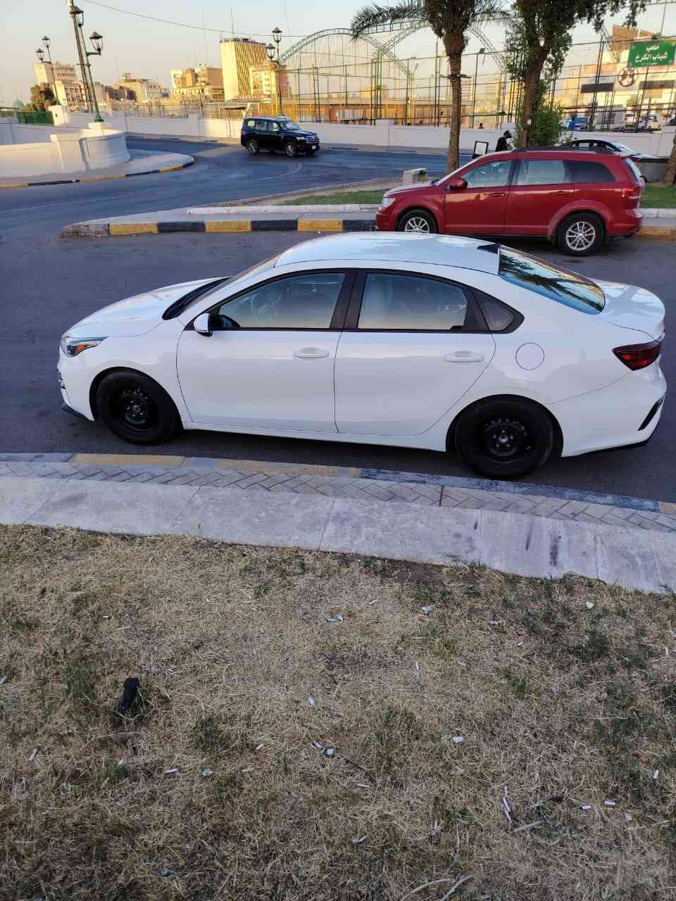 السلام عليكم كيا فورتي للبيع موديل 2019وارد امريكي حادث موجود بل الصور بنيد مبدل وجاملغ امامي مبدل قطعتين كلير من امريكا سيارة كير ومكينه وتبريد خير من الله+منضومت غاز  السعر 132$ ***********
