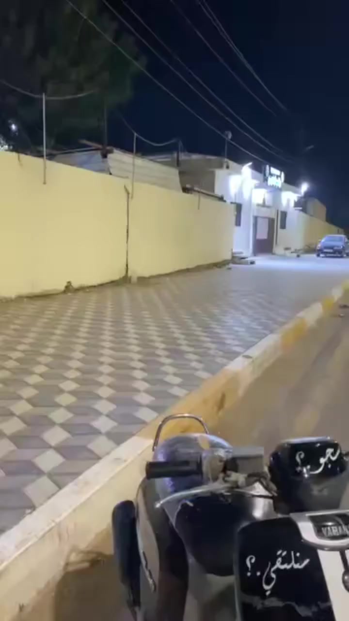 السلام عليكم شباب بوليس للبيع دراجه نضيفة مناقصهة شي كلشي شغال كهربائيات شغالة مكان ديالى بعقوبة بهرز الاتصال على رقم او ستفسار خا ***********
