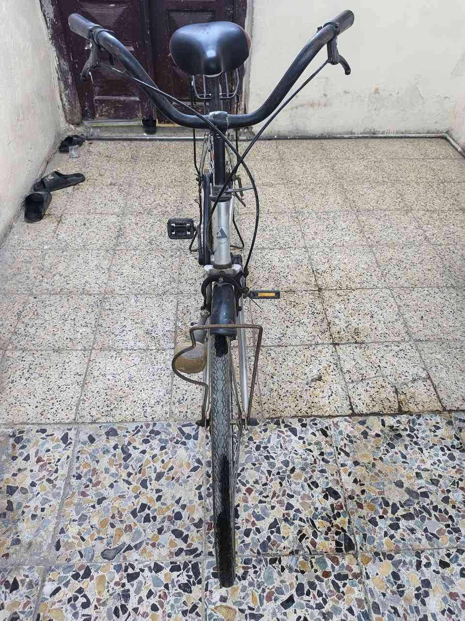 بناتي كامل شغال بيع سريع ٤٠ الف بغداد مدينة الحرية ***********
