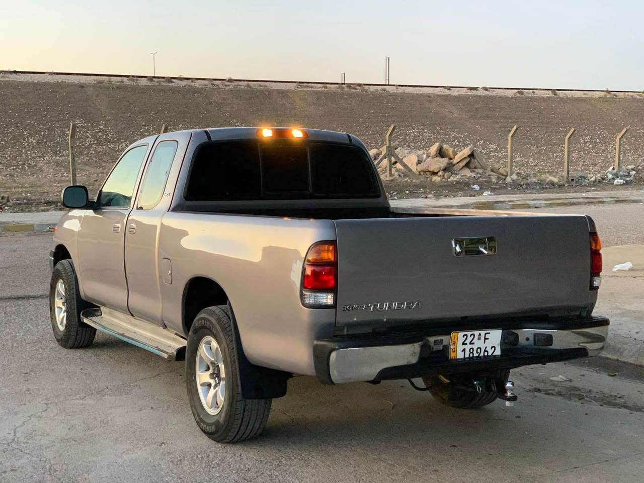 للبيع تويوتا تاندرا الفينيه 2000 بسعر مناسب 98$
سياره جديده على ابلاد 
كير ومحرك لكزز بيلادي 8V سلندر 
فول مواصفات 
اربع تايرات وصدر كله جديد شرط جكه مابيها 
صبغ عام للجماليه شرط بدون ضرر 
رقم والسنويه جديد لحد 2030 
مكاني كركوك    *********** كركوك, العراق
