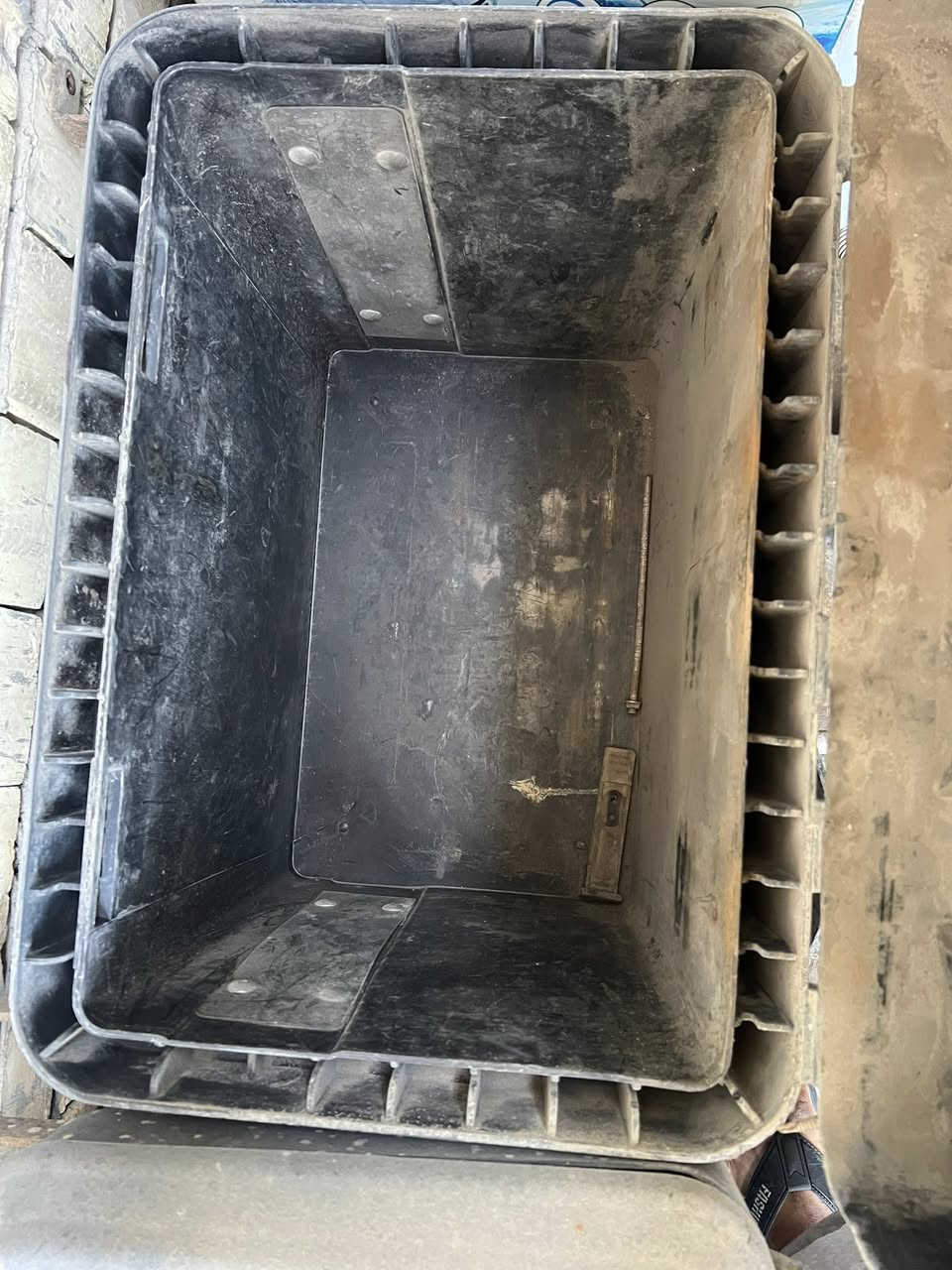 صناديك عدد ٢ اوربيات بدون اي ضرر للبيع مكاني  بغداد السعر ٢٠٠ الشراي يتصل ***********

