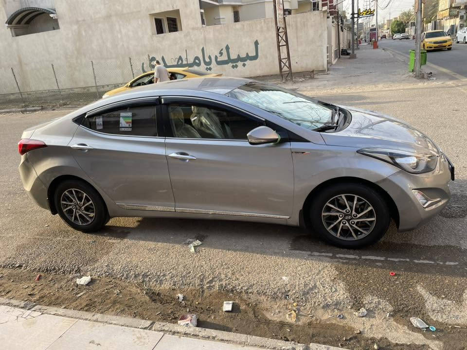 السلام عليكم النترا 16 امريكي محرك 2000 دوش ارقام وهزه وسنويه جديد تحويل مباشر بيها طخات بسيطه بدون تبديل مكينه وكير وحداديه وتبريد كهربائيات كامره جاهزه سياره ناصريه مركز السعر ١١٥ وبيها مجال  
***********
