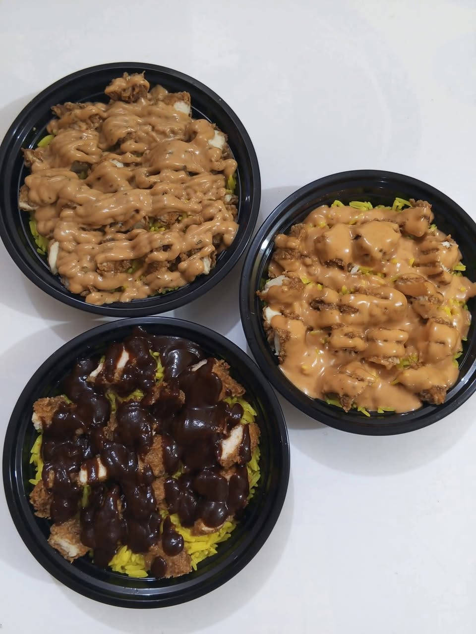 الريزو يم بنو وبس🫶🎀
الطعم ادمان بحد ذاته🤤🫶
الدجاج ستربس
الصلصات:-
كلاسيك
مدخن
باربكيو
السعر:  3000 فقط 
للحجز: *********** او مراسله الصفحه
