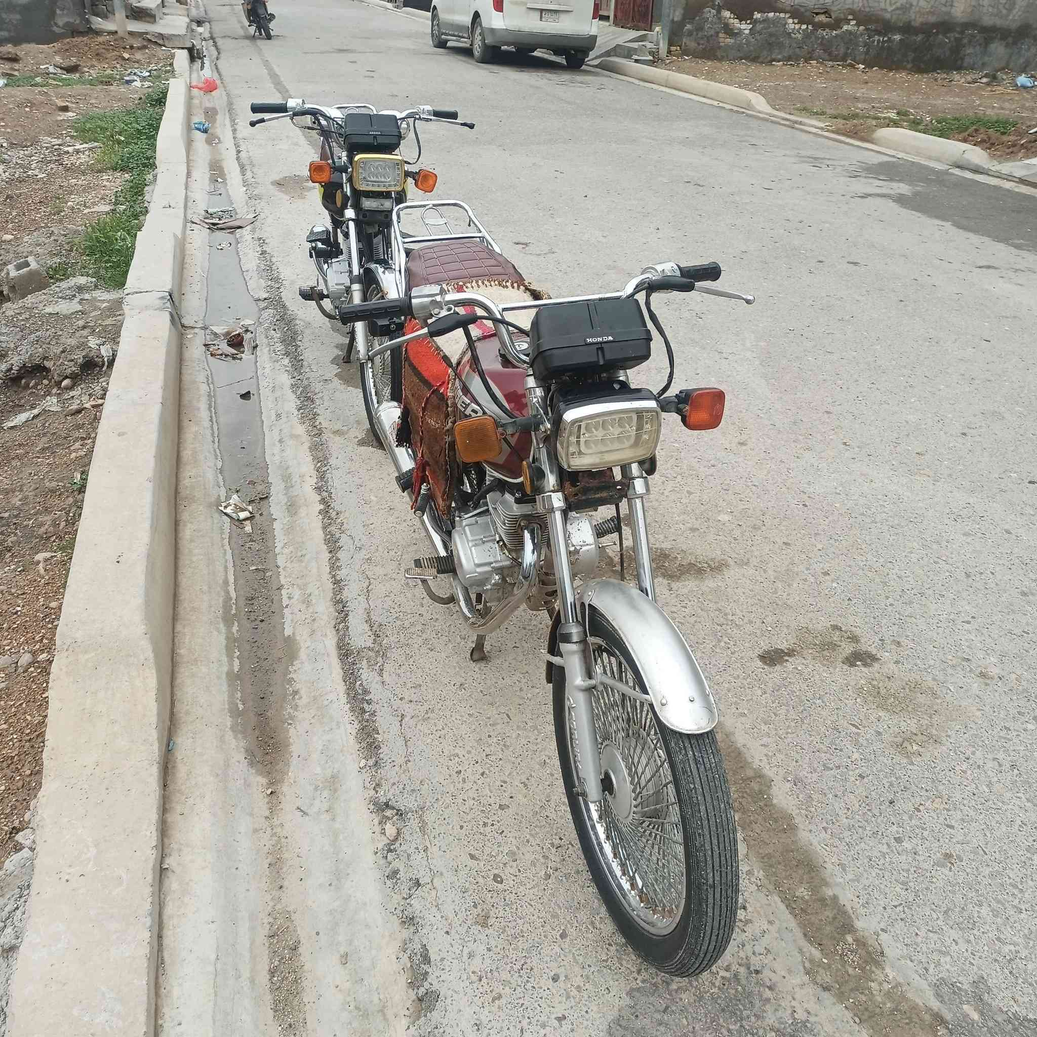 تايكر 21 جديده
محرك خير من الله كهربائيات شغاله
لاتنقيص ولاتبخير سعر 400 وبيه مجال
عنوان بلدروز ***********
