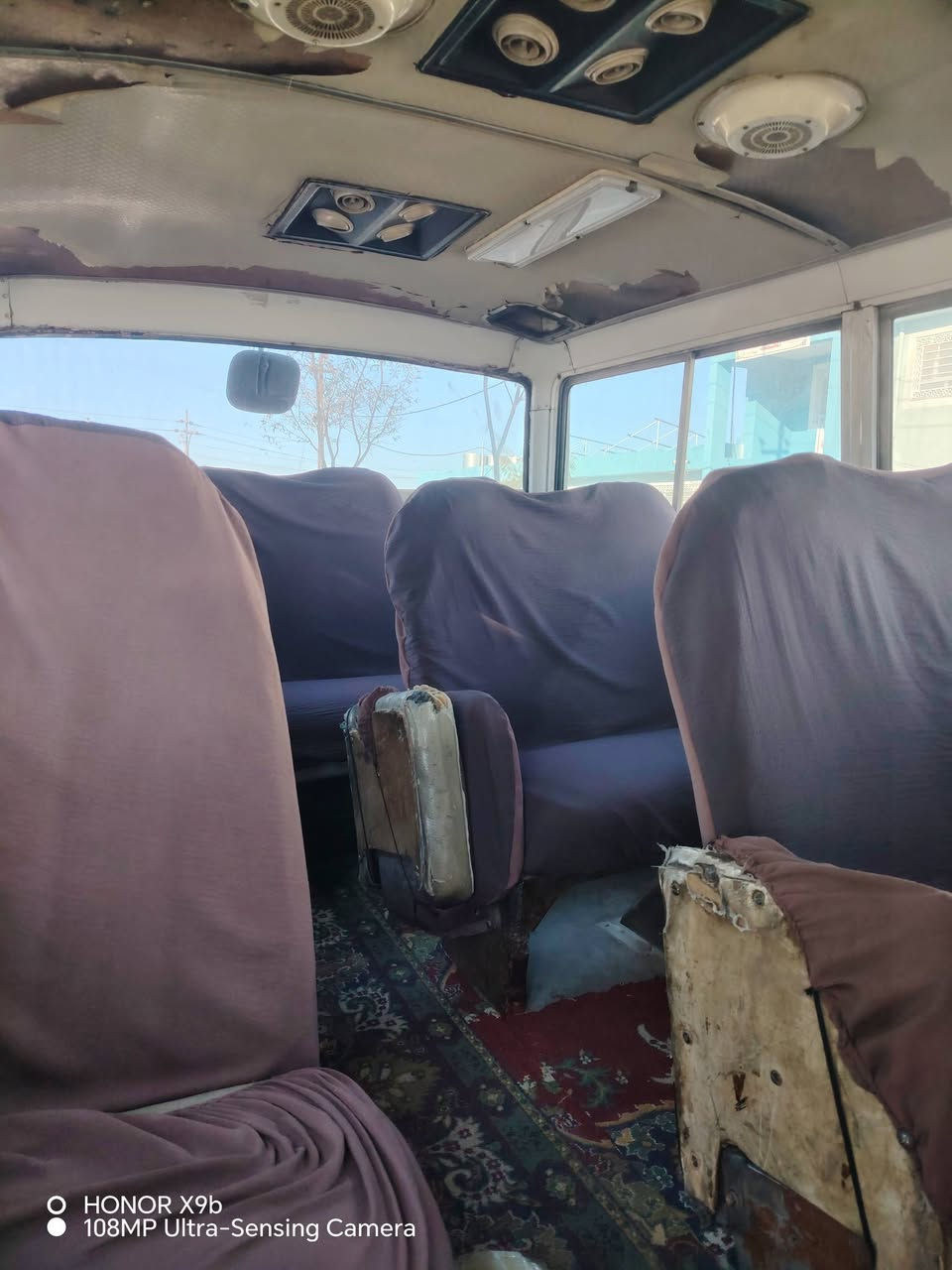 اسلام عليكم كوستر للبيع ٨٢ محرك ابلادي سته تايرات جديدسياره جاهزه صاحب اسنويه موجود رايدها ٤٥٠٠ *********** بيه مجال قليل
