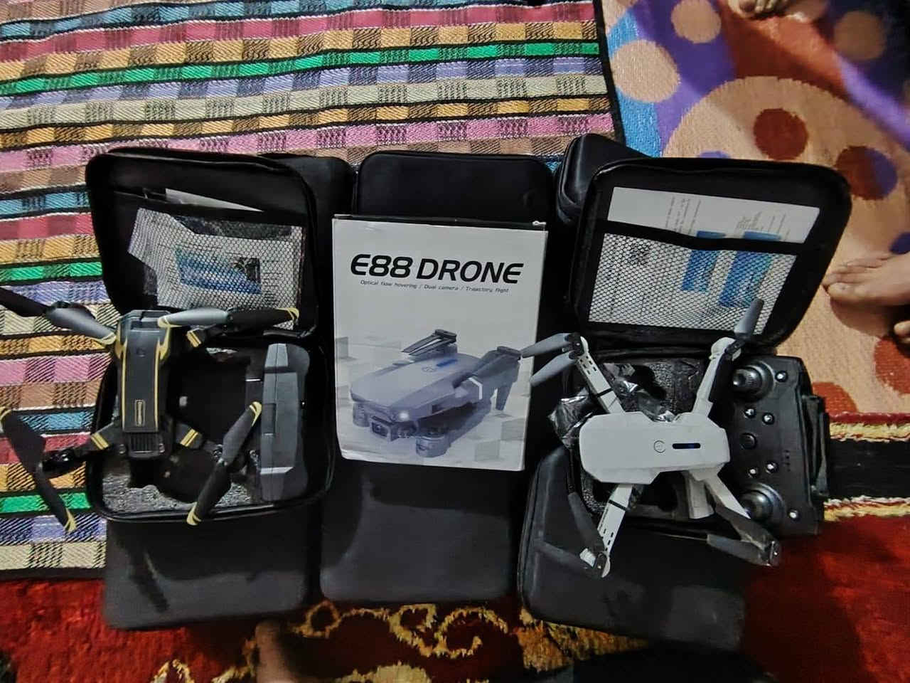 اسلام عليكم شباب عندي درونات جديد منوعه ابيع شلعه ٢٥ قطعه تفحص وتأخذ سعر القطعه ١٢ الف بغداد ***********
