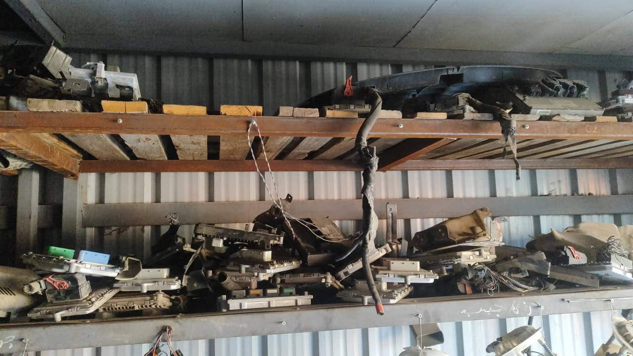 كهربائي دوج  مكاني بغداد اوصلك لباب لبيت بغداد فقط
***********
بي واتساب
يوجد عقول قواعد فيوزات ضفاير
