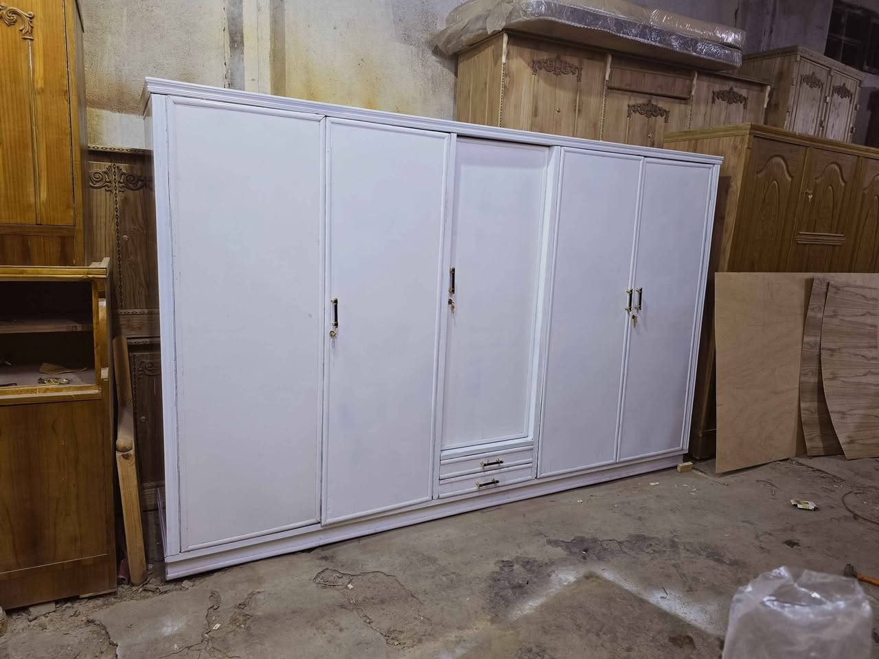 كناتير مستعمله تسكام
مستعمل صبغ ابيض حراري
وصبغ صاجي تسكام
العنوان حله شاوي نزله العيد
*********** حلة, بابل
