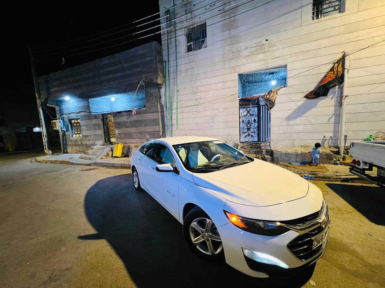 🚗 للبيع - شيفروليه ماليبو LT موديل 2024
السعر 155 وبيه مجال 
وارد امريكي قطعه وحده تبديل 
رقم بصرة باسمي تحويل ثاني يوم 
🔧 المواصفات:
 • المحرك: 1.5 لتر تيربو (1500 CC)
 • ناقل حركة أوتوماتيك
 • فئة LT السيارة فول عدة الفتحه 
.•قفل سرعه +تحديد مسار 
 • تشغيل بصمة + دخول ذكي
 • شاشة لمس 8 إنش
 • كاميرا خلفية
•ويا كب اصلي 
 • حساسات خلفية
 • بلوتوث + USB + أبل كاربلاي / أندرويد أوتو
 • مكيف أوتوماتيك
 • جنوط ألمنيوم
 • مصابيح LED نهارية
 • أنظمة أمان: ABS + الثبات الإلكتروني + وسائد هوائية
توقف ذاتي رادارات محيطيه 

 • السيارة نظيفة جداً من الداخل والخارج 
السيارة بل كارتون وبل عافيه ع الي يأخذه
العنوان:بصره قبله 
الاستفسار :***********
