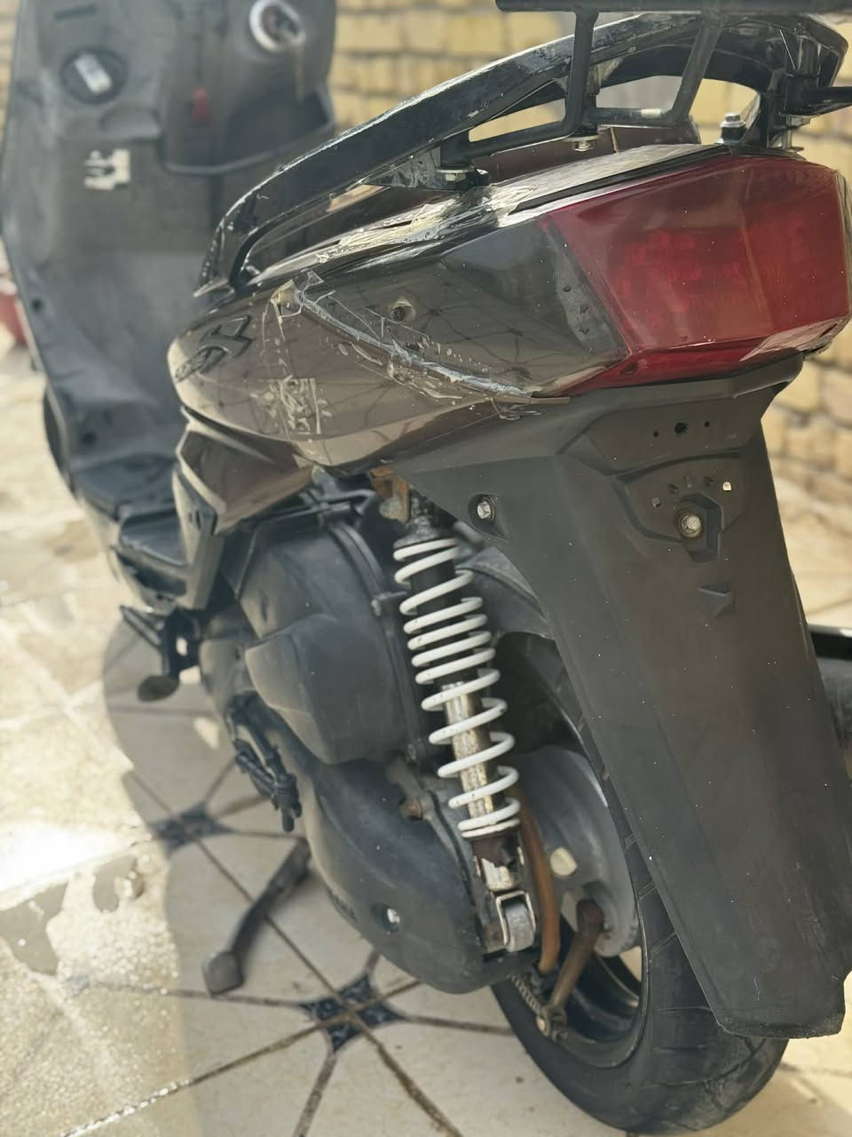 سـكنس للبيـع أو مراوس
يـاباني قبـق نفخ
دشبـول اكتروني 
كفرات خـتم واحد
لون مميز 
ستـاند كهربـئي
ويـل كب تخم تأير جـديد 
السعر 600

(***********)
العنوان دوانيه دغاره
